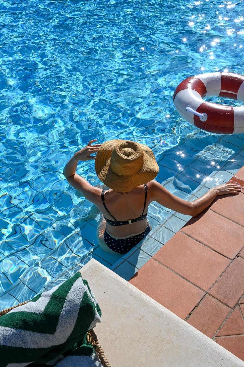 People, Swimming pool