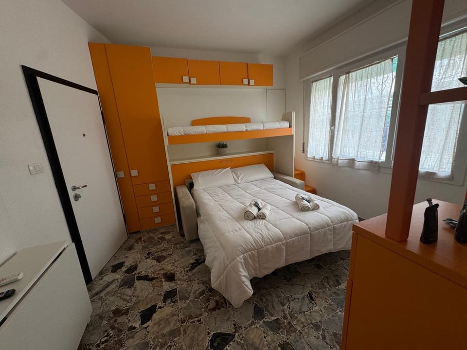 Host in Italy - 200m from the sea, beach place included Apartment in Lido di Jesolo