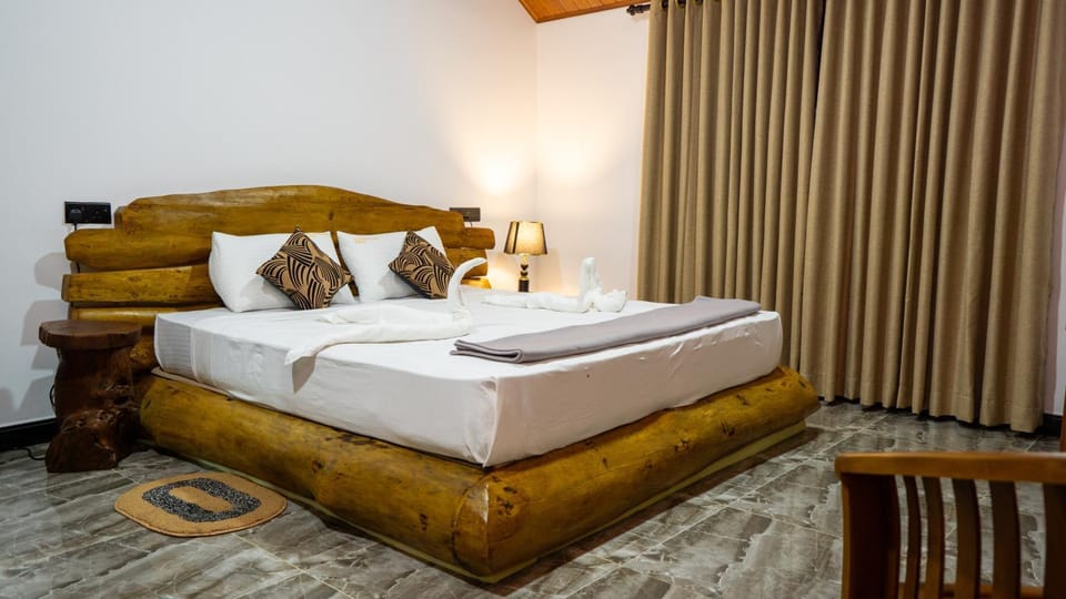 Lion Wood Treehouse Villa in Dambulla