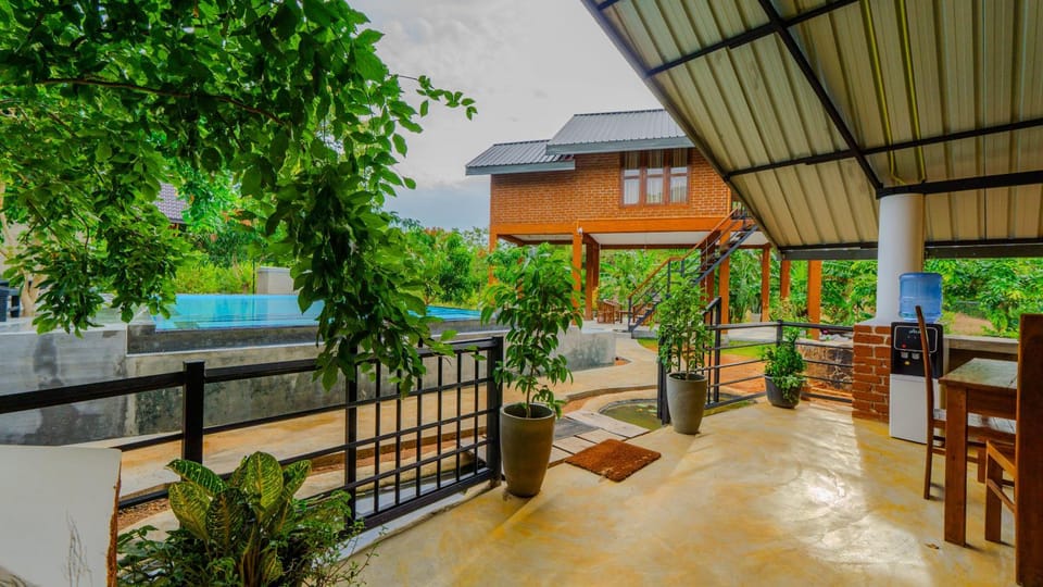 Lion Wood Treehouse Villa in Dambulla