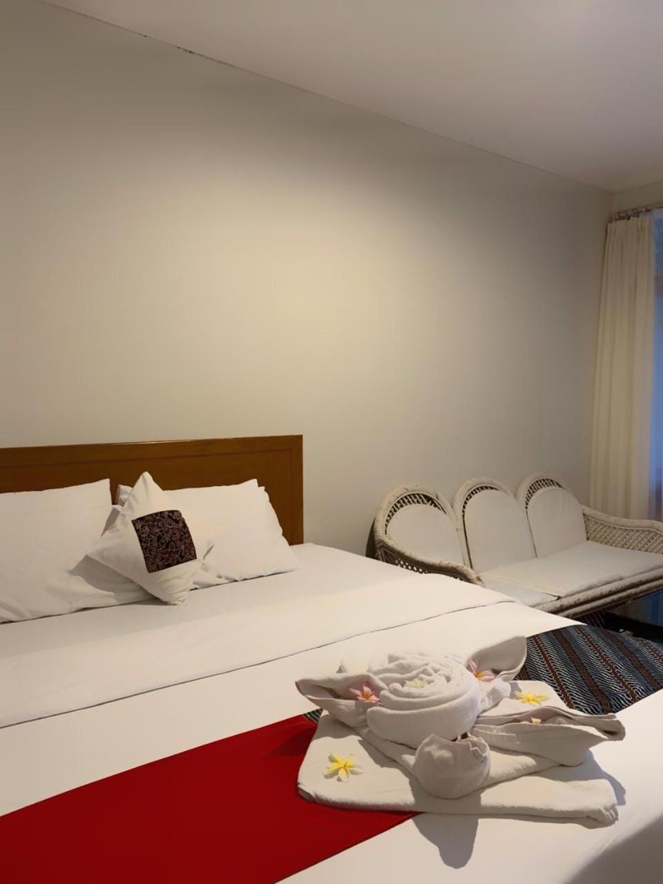 Bed, Living room, Seating area, Bedroom, towels
