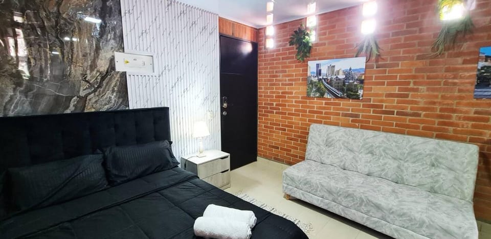 1BR Air Conditioned Studio Buenos Aires Apartment in Medellin