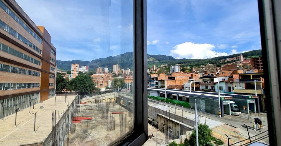 1BR Air Conditioned Studio Buenos Aires Apartment in Medellin