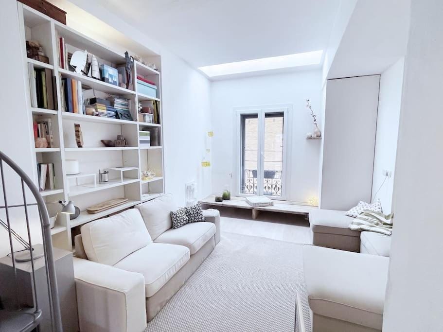 Design&Terrazzo a 5 min dal centro - Laura's House Apartment in Milan