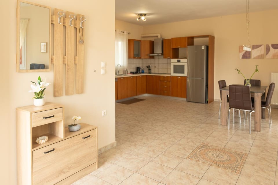 Kitchen or kitchenette, Dining area, pet friendly