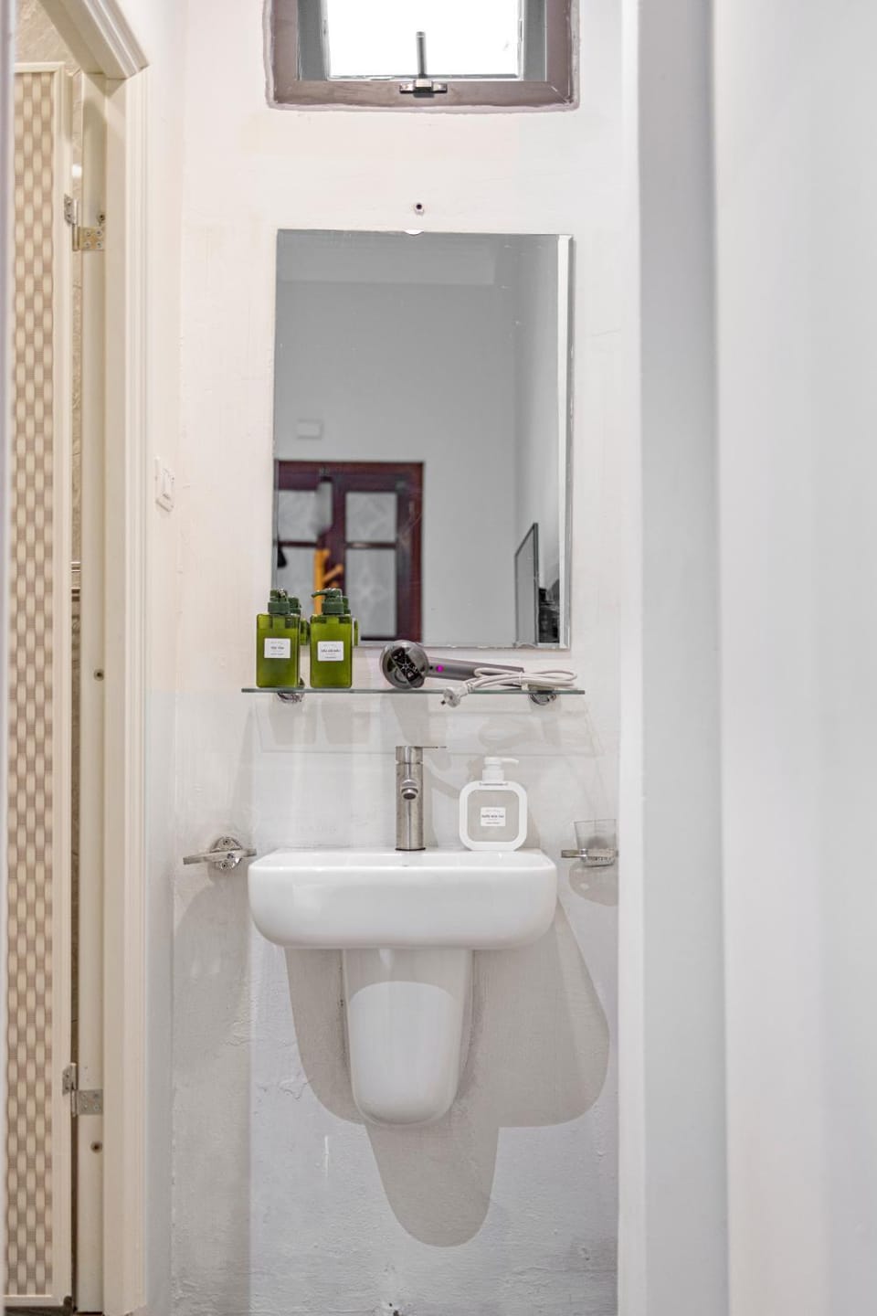 Toilet, Bathroom, dryer