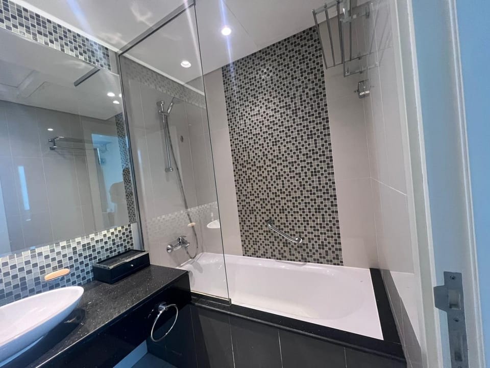 Bathroom, Bath