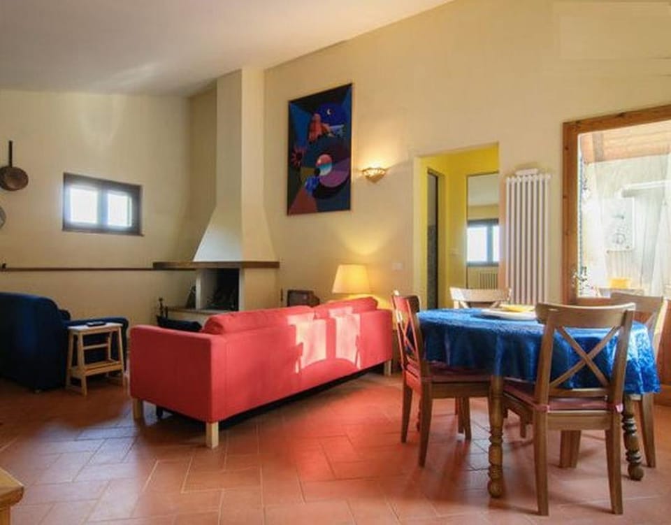 Living room, Dining area, fireplace