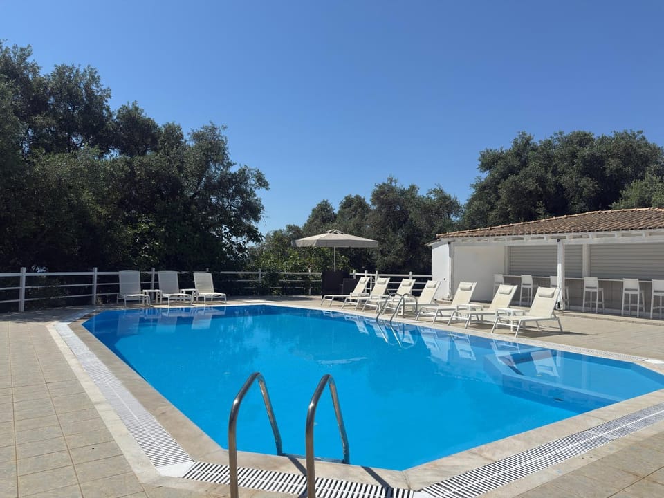 Day, Pool view, Swimming pool, sunbed