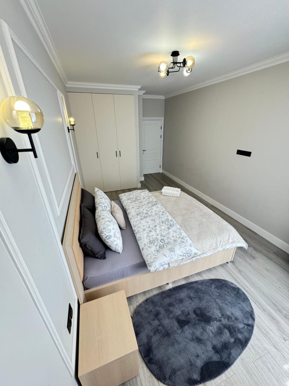 Bed, Photo of the whole room, Bedroom, wardrobe
