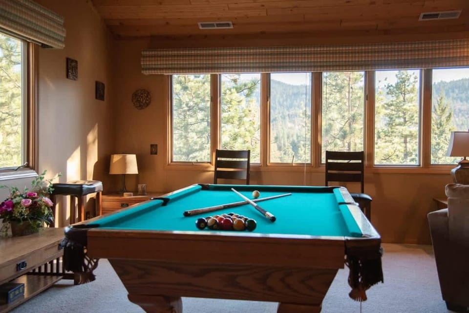 Grand View Lodge W/ Spa & Pool Table & Mountain House in Big Bear