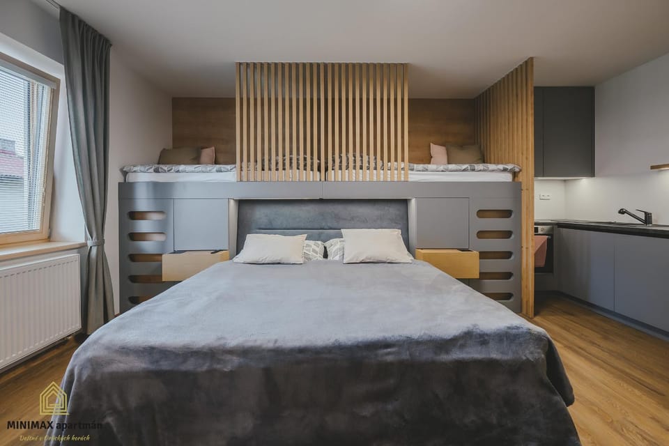 Bed, Photo of the whole room