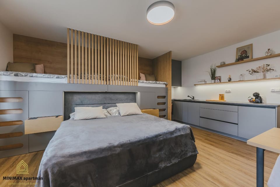 Bed, Kitchen or kitchenette, Photo of the whole room, Bedroom