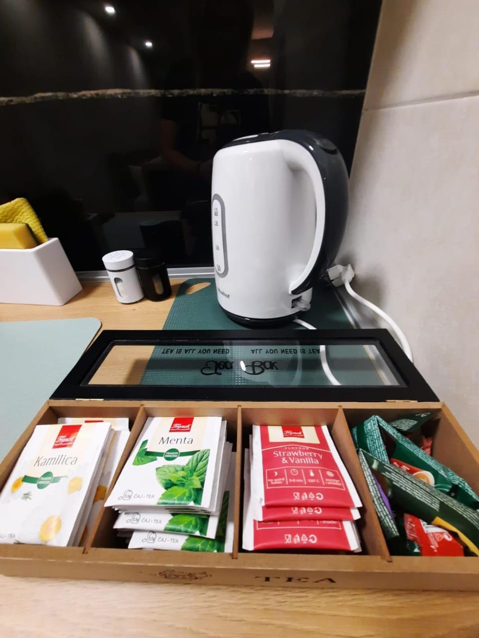 Coffee/tea facilities