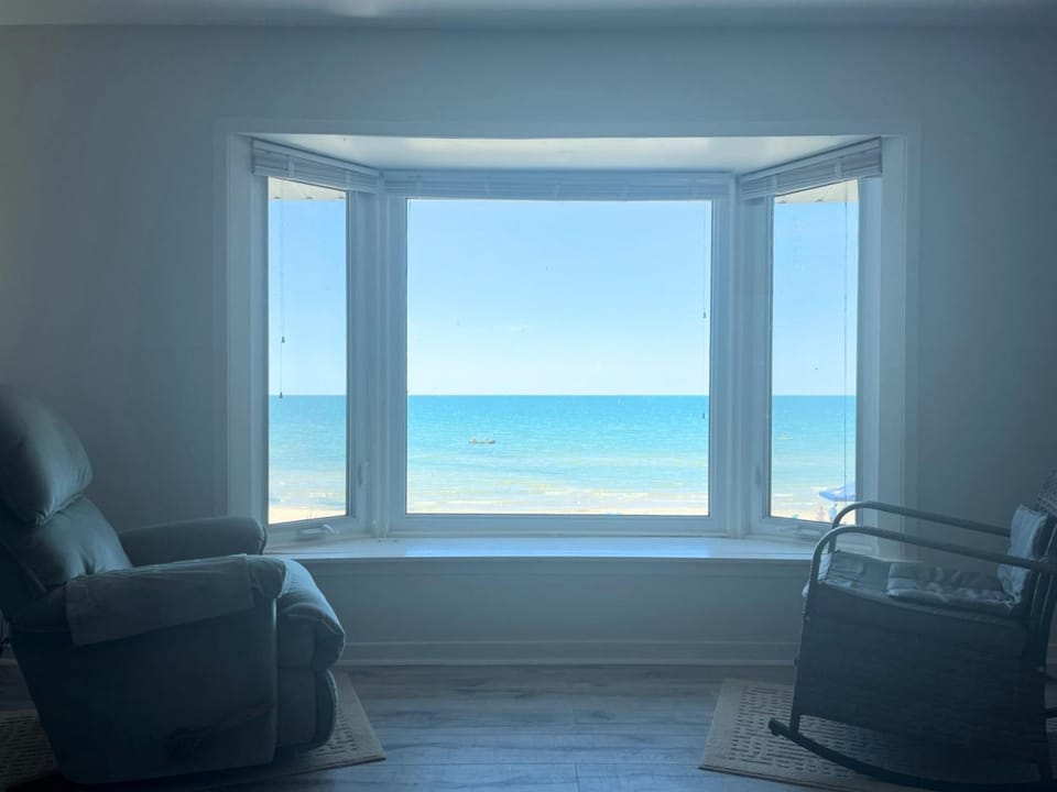 Luxury Beach House with stairs to a Private Sandy Beach! House in Lake Erie