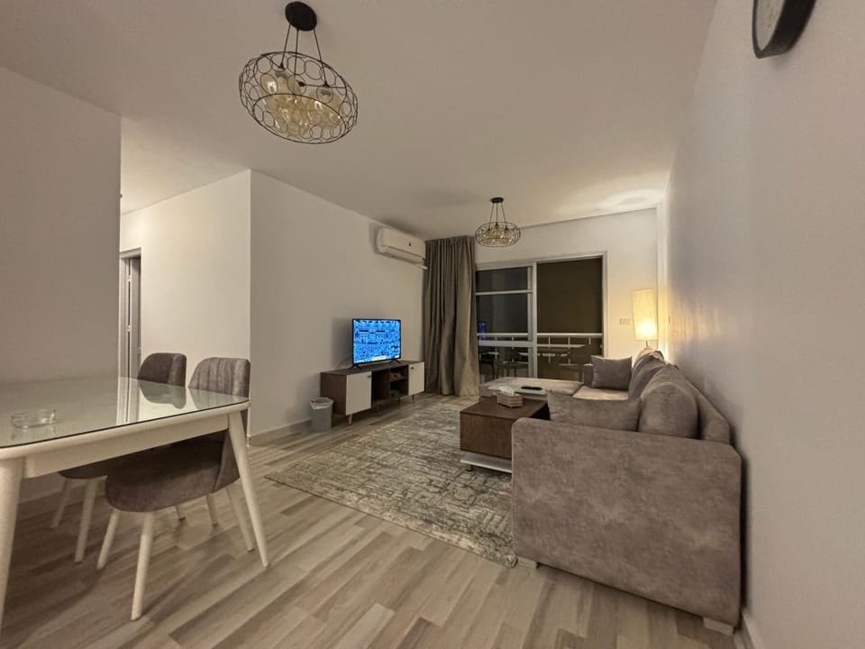 TV and multimedia, Balcony/Terrace, Living room, Seating area, Dining area