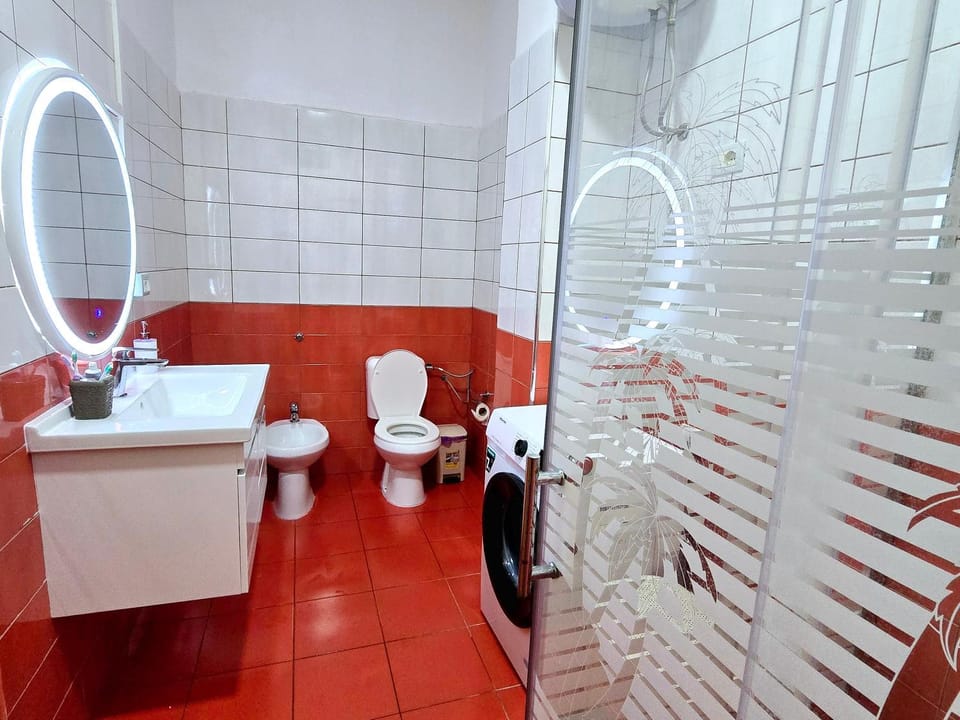 Shower, Toilet, Bathroom