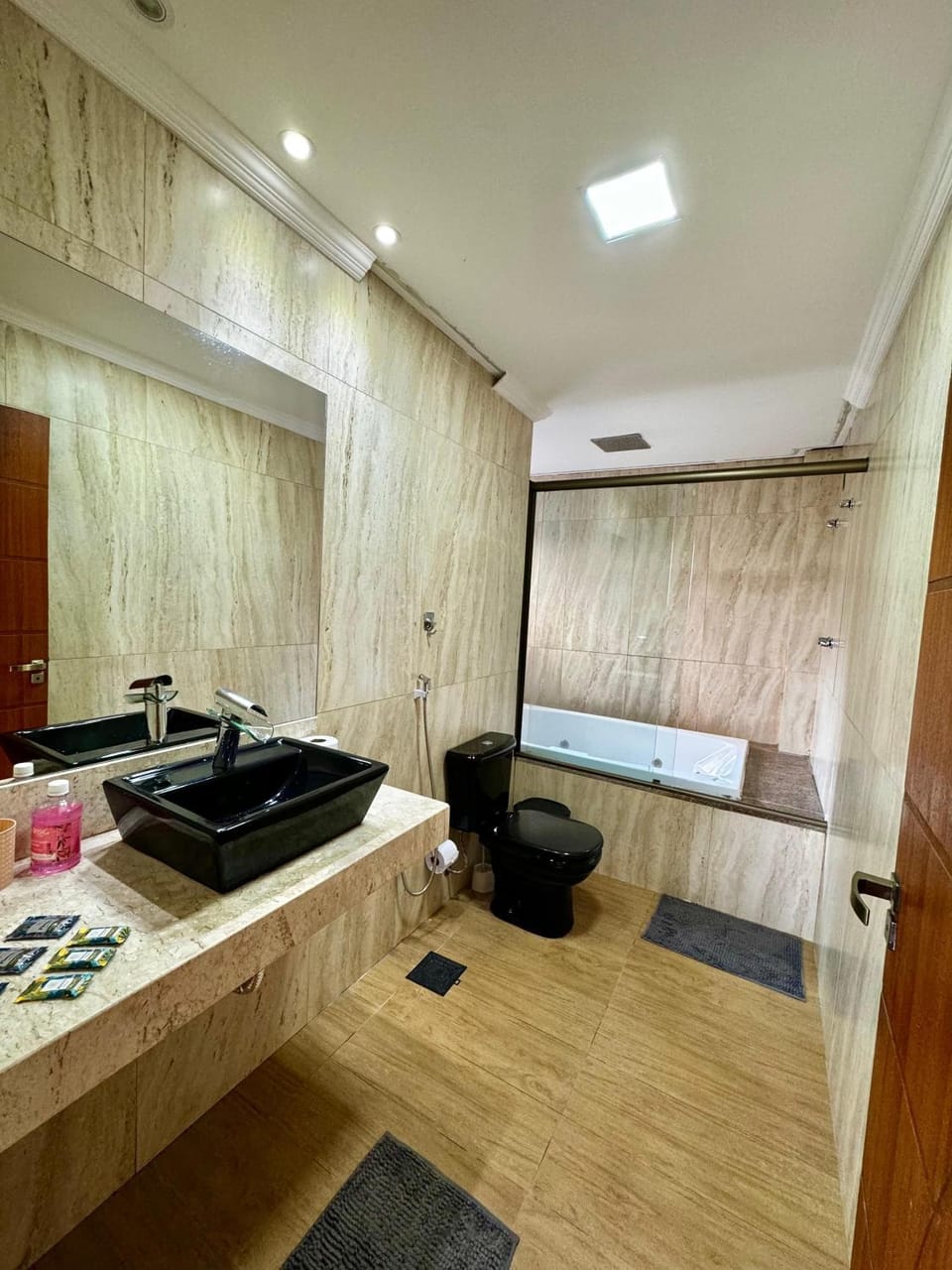 Hot Tub, Bathroom