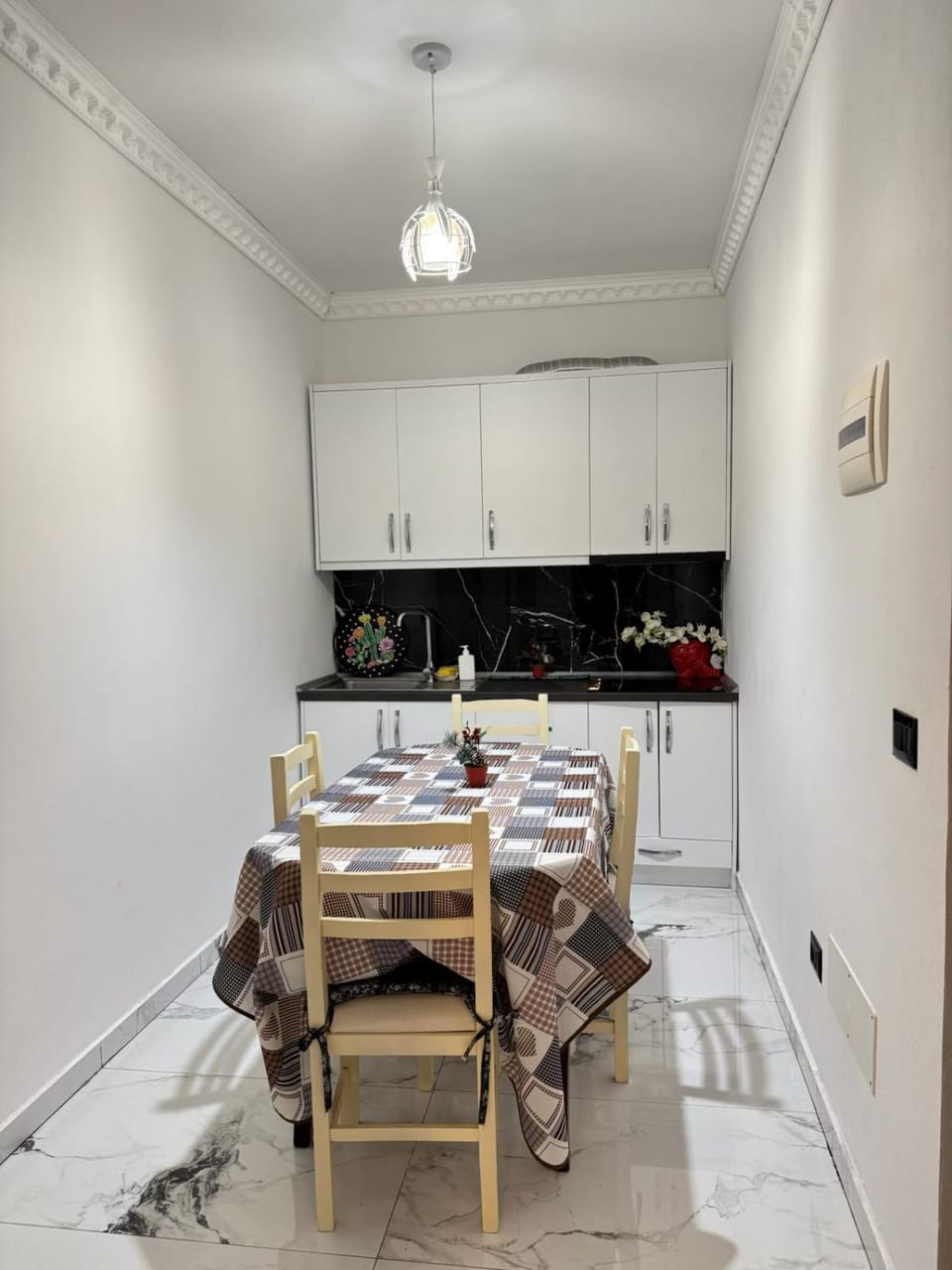 Kitchen or kitchenette, Kitchen or kitchenette, Dining area, stove