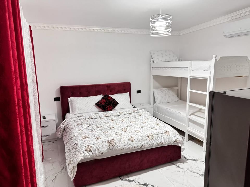 Bed, Photo of the whole room, Bedroom, bunk bed, air conditioner