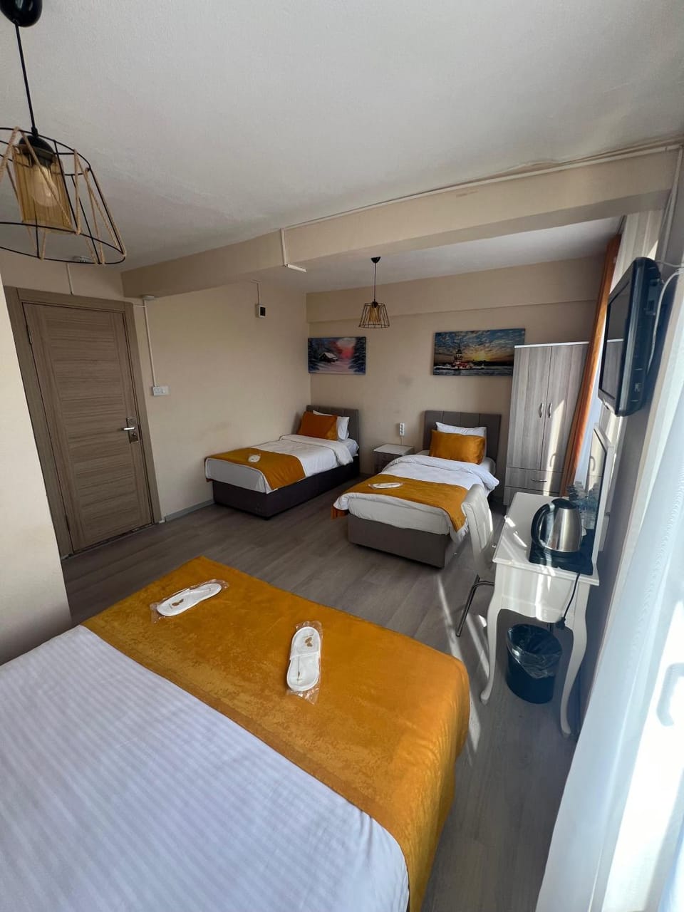 Bed, Photo of the whole room