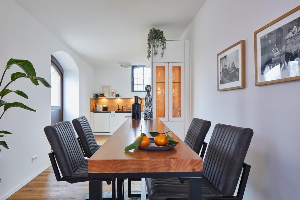 Dining area, kitchen