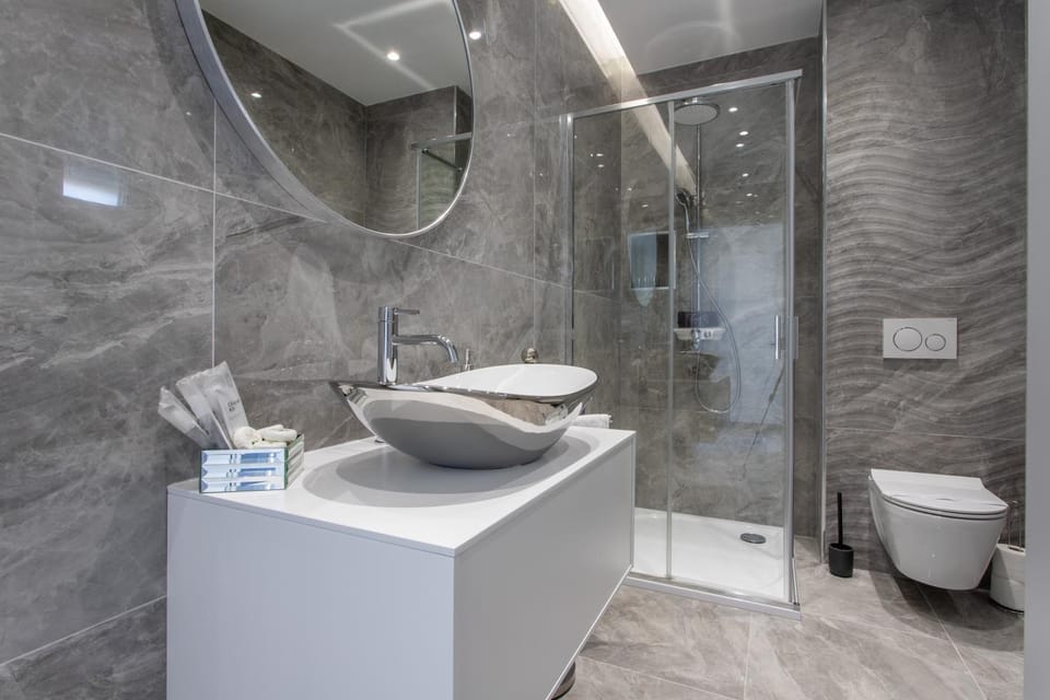 Shower, Toilet, Bathroom