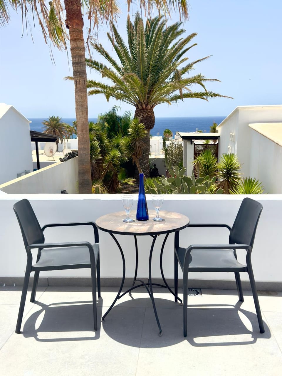 Patio, Off site, Balcony/Terrace, Seating area, Sea view, internet