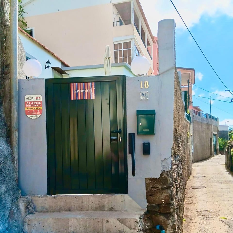 Property building, Facade/entrance, Day