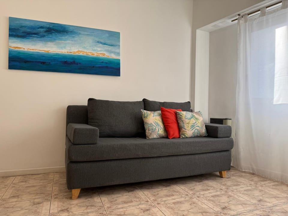 Living room, internet