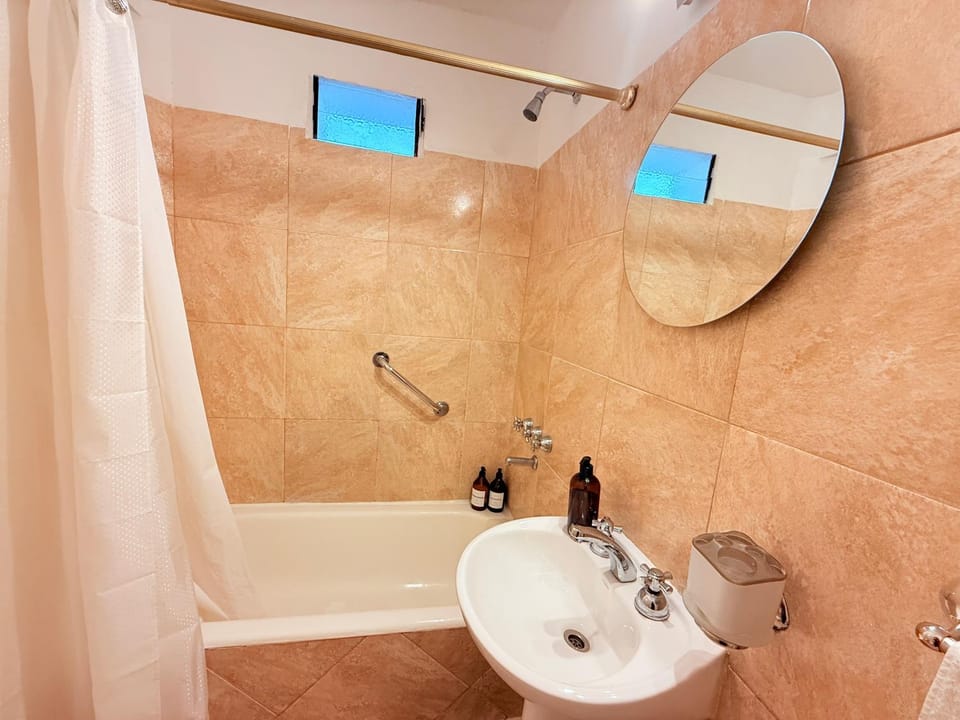 Bathroom, Bath, hair dryier