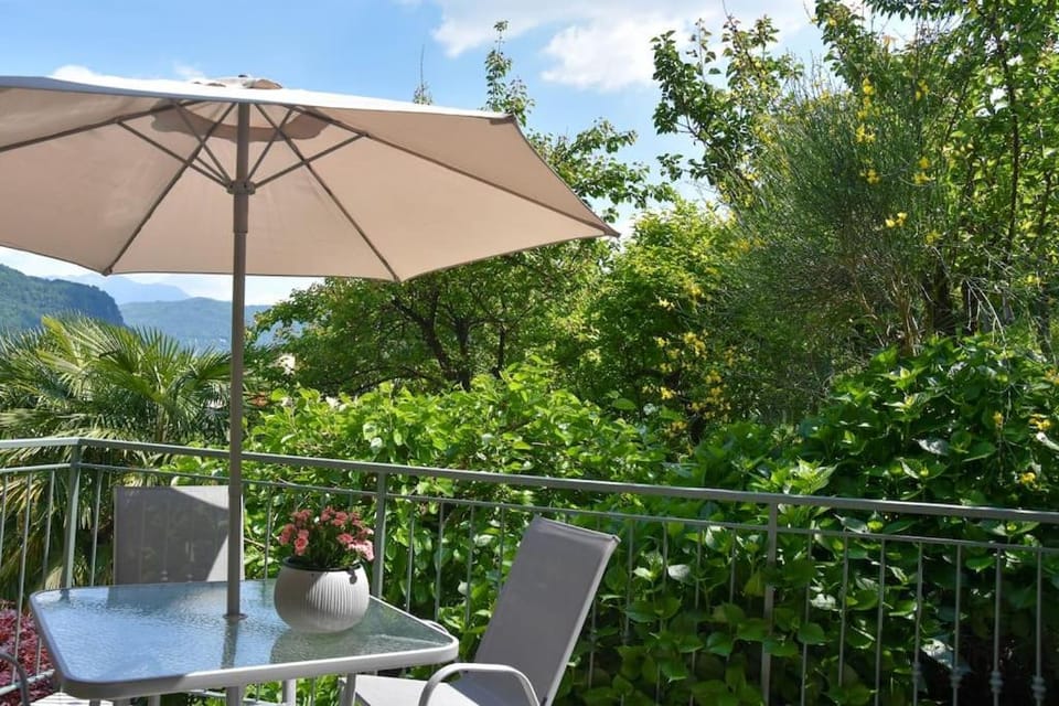 Ca' Gialla 4 - Lago di Lugano, Dog friendly, balcone e parcheggio - Apartment in Canton of Ticino