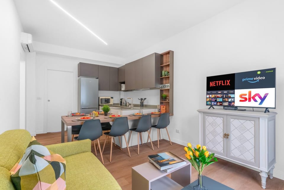 Kitchen or kitchenette, Dining area, Lunch, kitchen