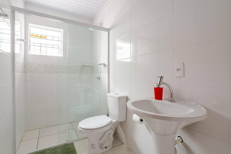 Praia tranquila, com piscina e jacuzzi House in Florianopolis