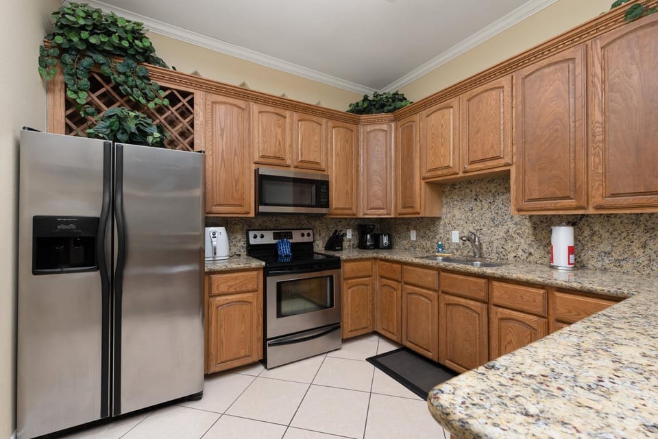 Beautiful 2 Bed 2 bath 1st Floor condo by beach with Pool House in South Padre Island