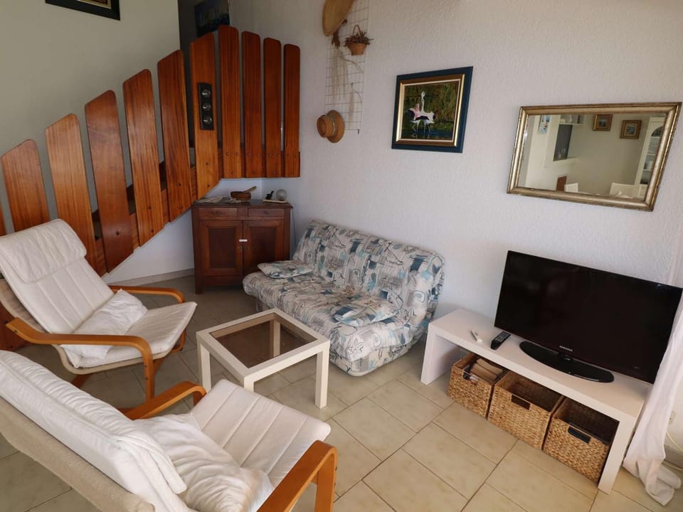 Marina 2 pièces avec terrasse et parking, animaux admis, proche plage - FR-1-307-260 Apartment in Le Grau-du-Roi