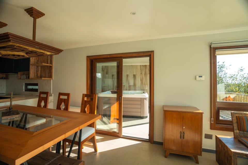 TV and multimedia, Dining area