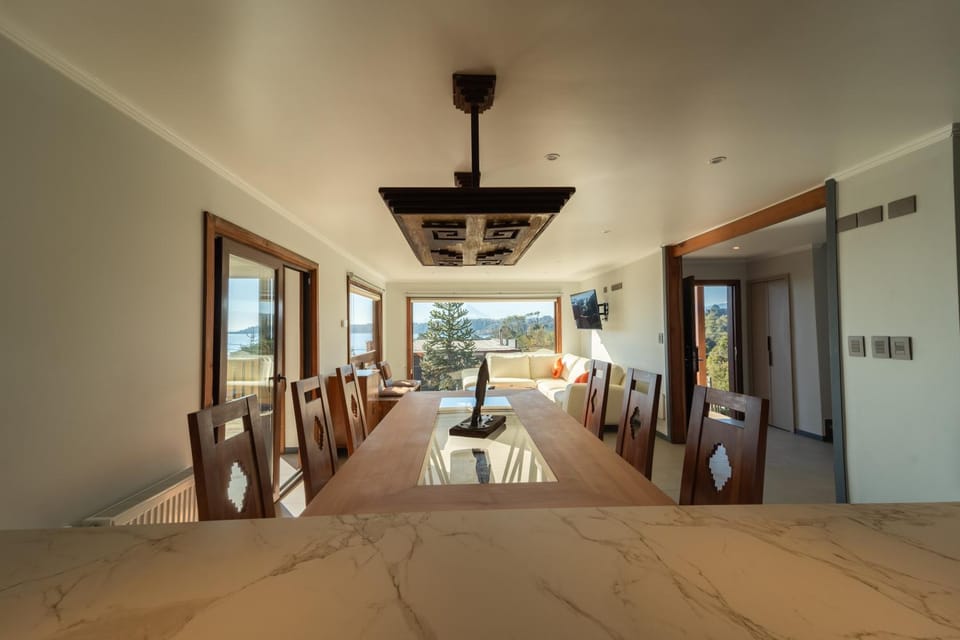 Living room, Photo of the whole room, Seating area, Dining area