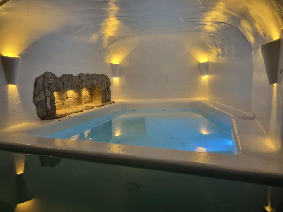Night, Hot Tub, Swimming pool