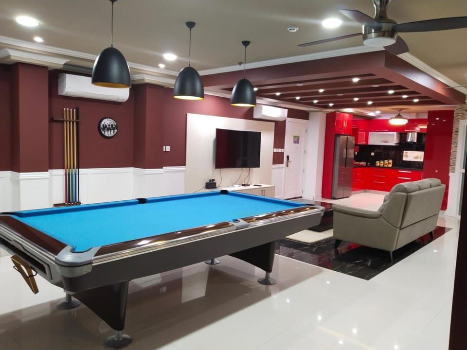 Billiard, Game Room, Living room