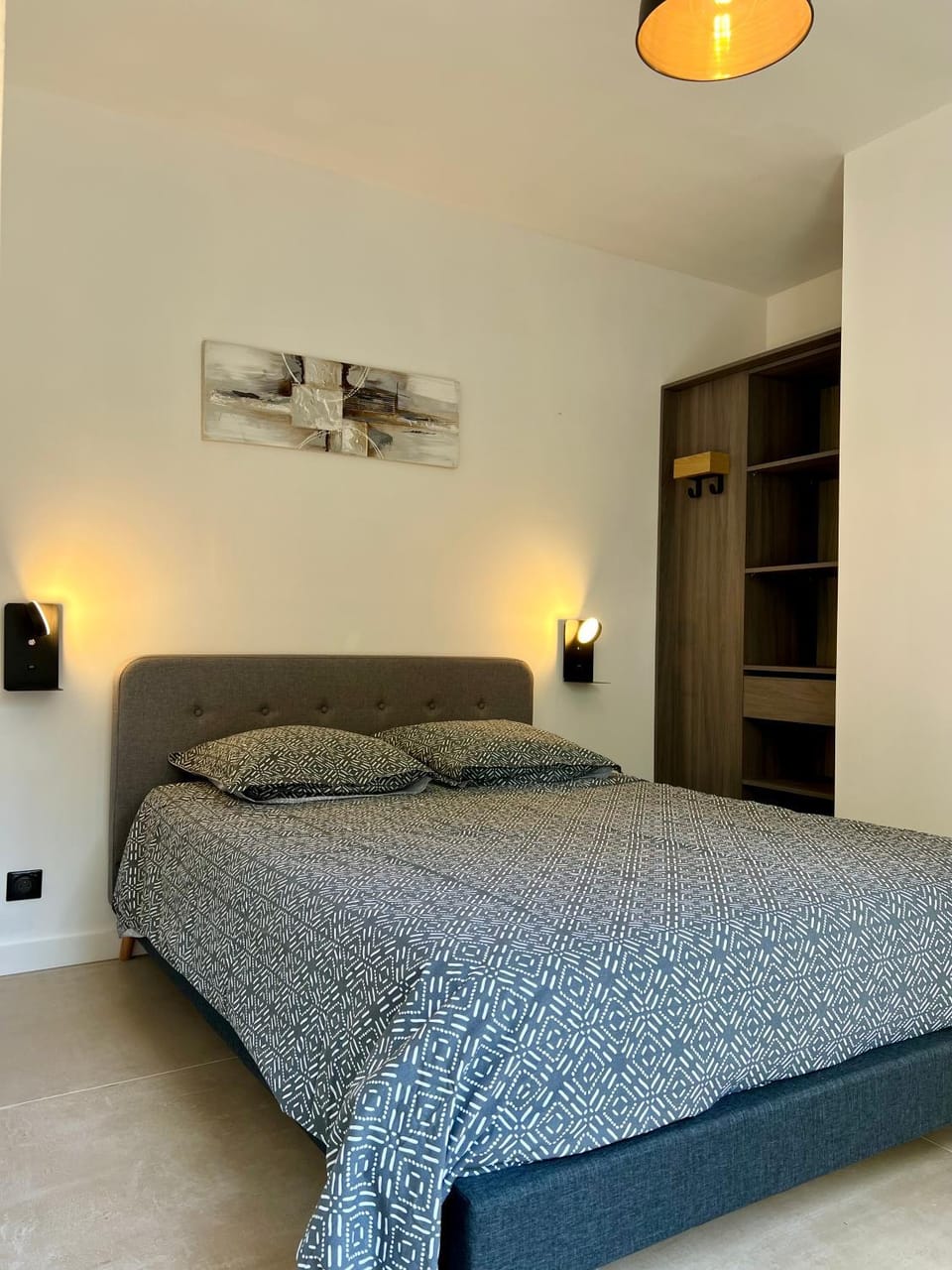 Bed, Photo of the whole room, Bedroom