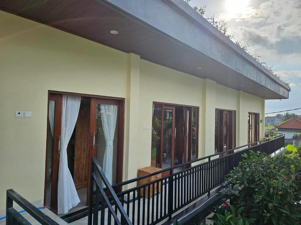 Property building, Balcony/Terrace