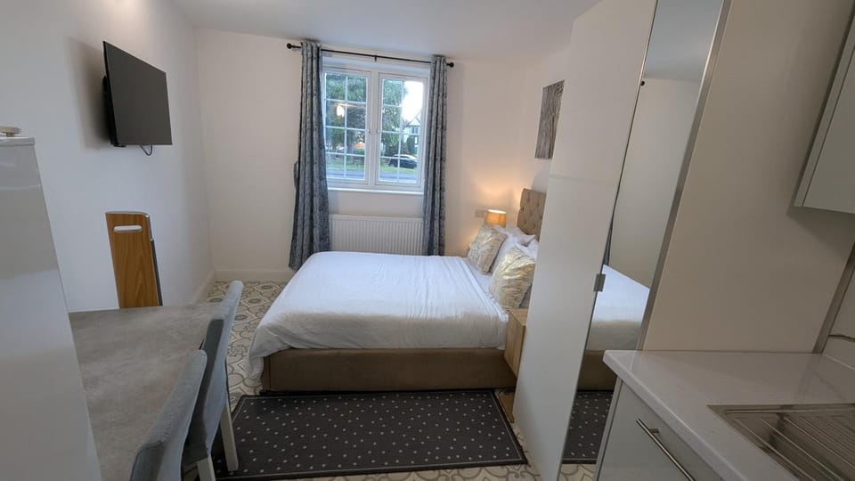 TV and multimedia, Photo of the whole room, wardrobe