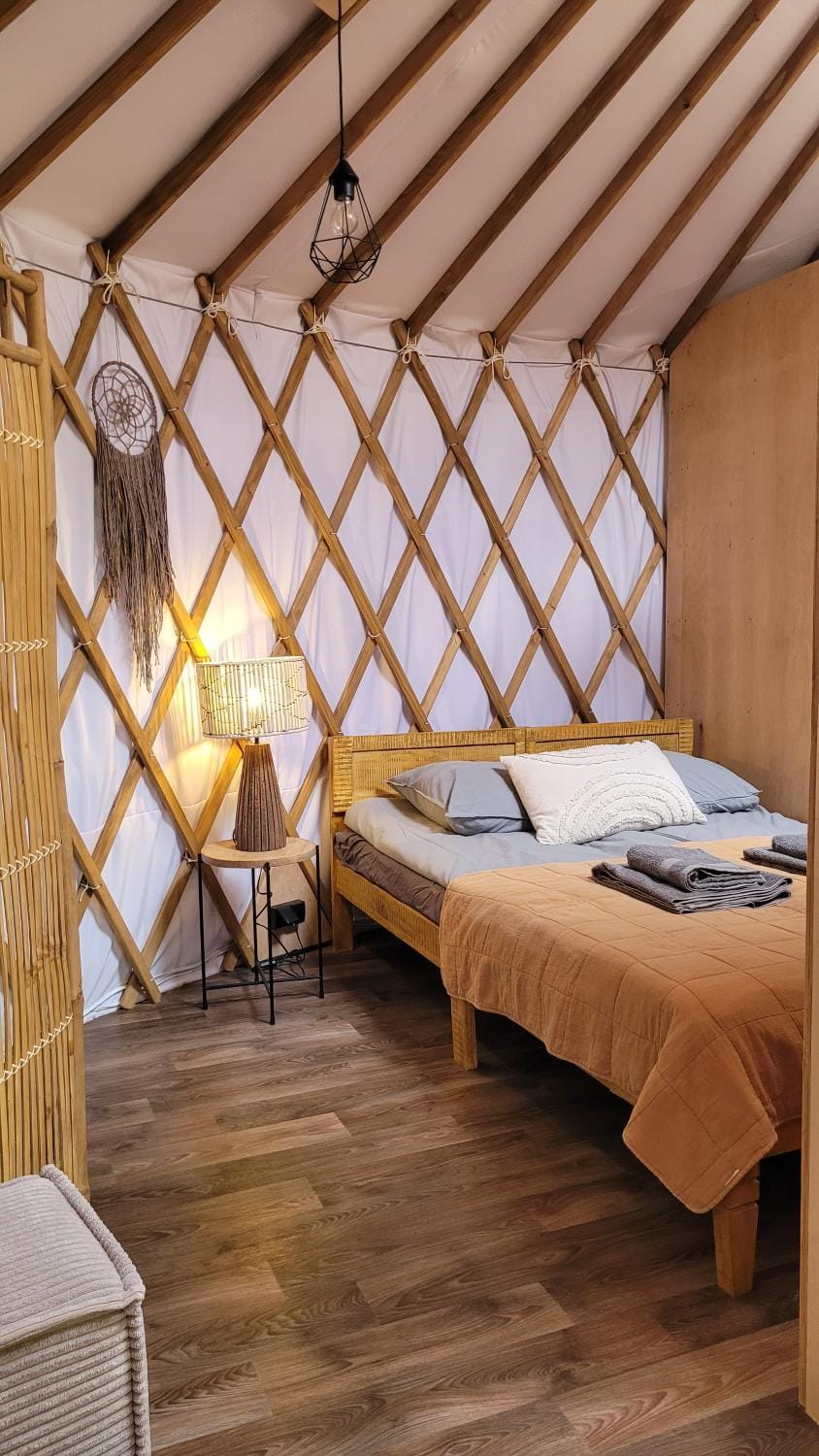 Jurta nad Zegrzem z prywatnym jacuzzi House in Masovian Voivodeship