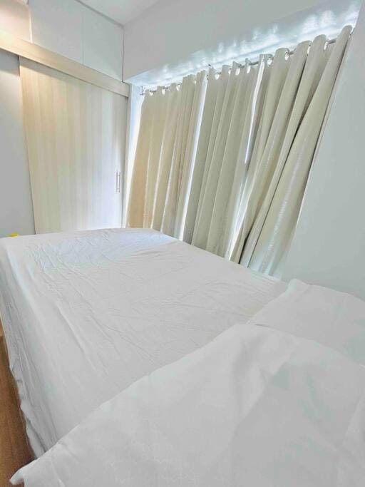 Budget 2 Bedroom with Free Parking near NAIA Apartment in Paranaque