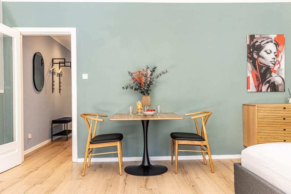 Living room, Decorative detail, Seating area, Dining area