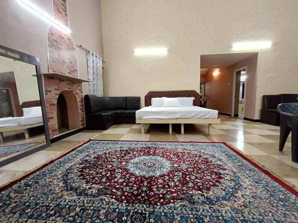 Bed, Living room, Seating area