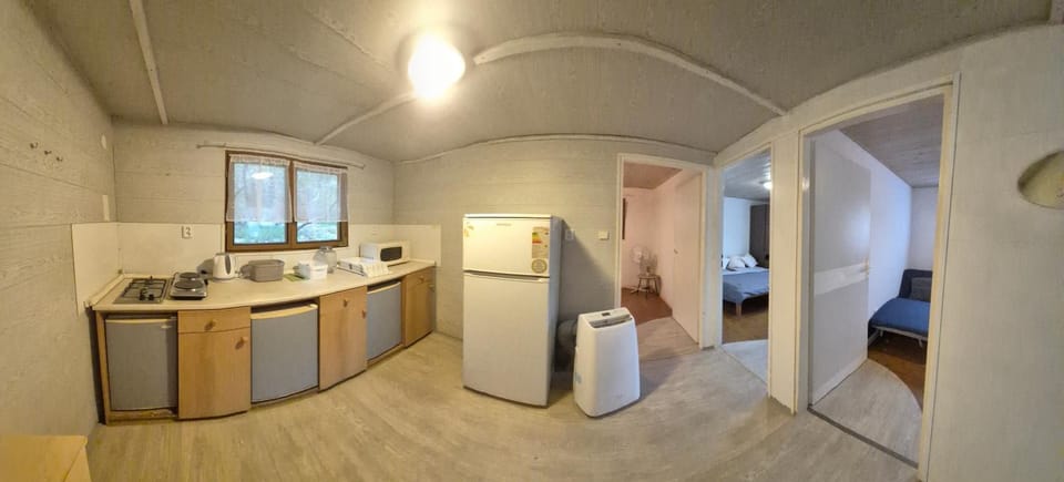 Kitchen or kitchenette, air conditioner, air conditioner