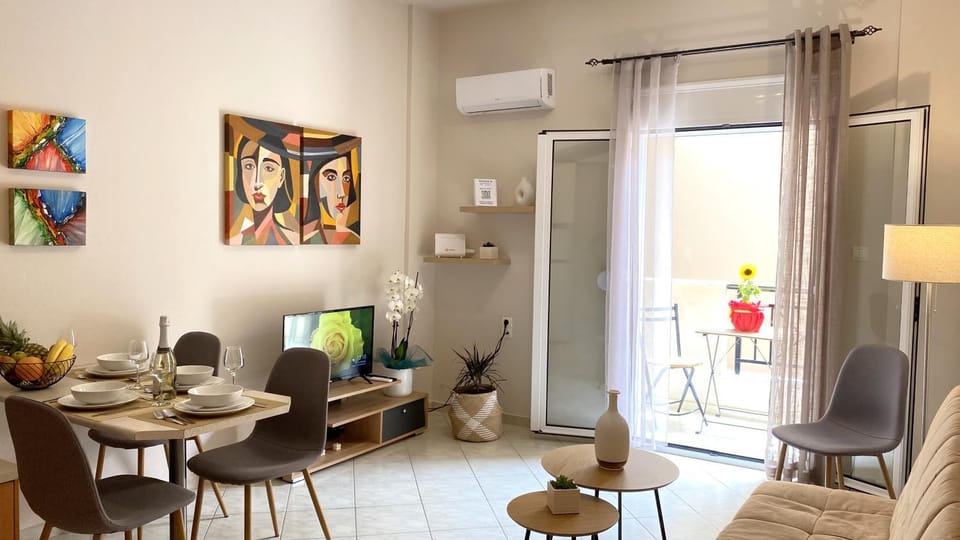 Living room, Seating area, Dining area, air conditioner