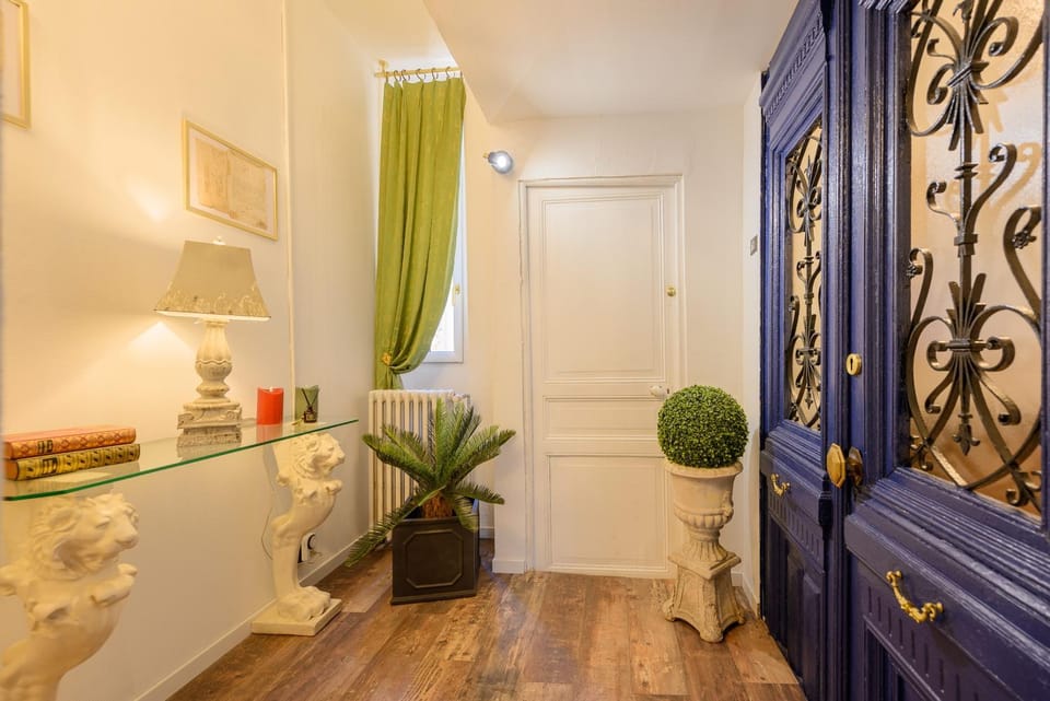 LA SUITE de NOTRE DAME au pied du CHATEAU FORT Bed and Breakfast in Wallonia, Belgium